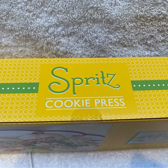 New & Sealed Nordic Ware Spritz Cookie Press. Create Beautifully Shaped Cookies. - Picture 4 of 7
